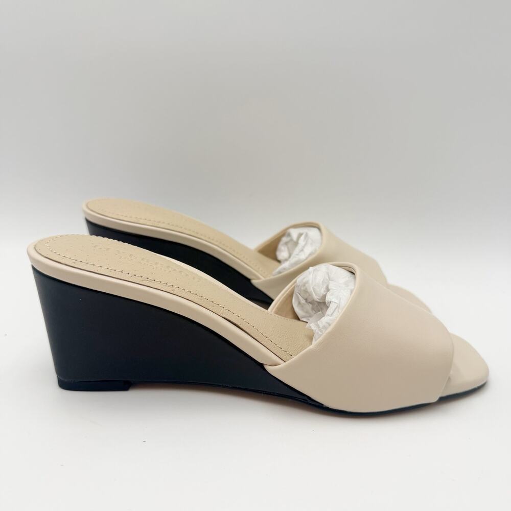 Liverpool Womens Flowers Wedge Sandals Size 6.5 Cream Off White Leather NWOB